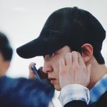[EXO] 찬열이 손에 <b>핸드폰</b>임?