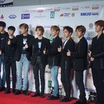 [EXO] 얘들아 애들 <b>미모</b>랑 민석이 귀찌 좀 봐죠