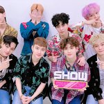 [EXO] 다들 들어와서 코밥이한테 <b>작별</b>인사나 하셈