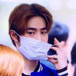 [EXO] <b>피곤해</b>보임