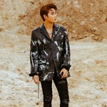 [EXO] 이거 얼굴 <b>개오바지</b>않냐 볼은 시꺼만디 광대만 하얘