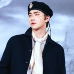 [EXO] 준면이 파란 렌즈랑 안경 이거 도랏