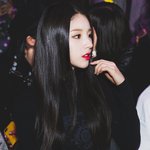 본진 <b>이날</b> 너무 예뻐서 사진 두고감