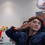 [EXO] <b>셀카</b> 이쁘게 찍으려고 노력하는 오세훈 봐ㅋㅋㅋ