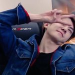 [EXO] 와 세훈이 <b>팔목</b> 왜케 얇아