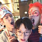 [EXO] <b>첸</b>백시 진짜 매년 셋<b>이</b> 사진찍는거