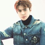 [EXO] 야들아 어깨 부분 <b>맨살</b>이여 암것도안에안입었나봐