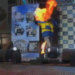 [댓글부탁해] 행사갔다가 화제 진압한 <b>딘딘</b>.gif