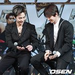 [EXO] 마이크 바뀐거 보고 <b>희희</b> 웃는 시우민 백현ㅋㅋ