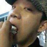 [댓글부탁해] 우리 둘이 핀 불이 지니까 찢어지네 내 튤립이