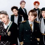 [EXO] 애들 <b>단체</b>로 <b>제복</b>입으니까 생각해본건데