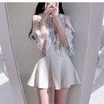 이 블라우스 밑에