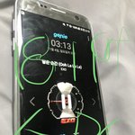 아..ㅎ 귀여워 ..하면서 고개 떨구고 어쩔 줄 몰라하는 백현<b>vs</b>