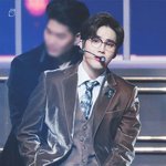 [EXO] 악 이거 ㅈㄴ젊고 <b>유능</b>한 이사같지 않냐