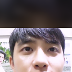 [EXO] 경수 사진 찍을때 항상 이렇게 가까이서 찍는거