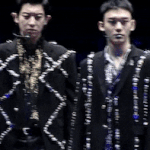 [EXO] <b>조용</b>