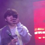 너의 굽굽굽 <b>그위</b>로 보이는 세상 너무 하얘