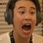 요즘 학교 갈때 화장 안 하는데