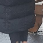 [댓글부탁해] 이사람 바지에 <b>나뭇잎</b> 묻히거다님