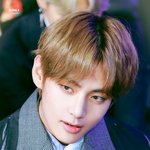 [방탄소년단] 머글인데 <b>뷔</b> 사진 좀 줘 제발...