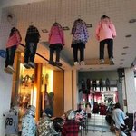 [댓글부탁해] 남미식 의류 <b>진열</b>