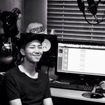 <b>RM</b> 이사진 너무 좋다