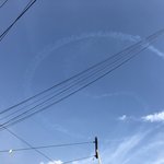 [드루와] 나 부산 사는데 방금 <b>하늘</b>에 태극기 그려짐