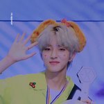 [댓글부탁해] 오늘 인기가요에서 성덕된 남자아이돌 (<b>주어</b> 골차)