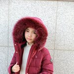 딸래미 패딩 고민 중이네요