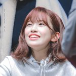 <b>나코</b>와 안유진의 피지컬 갭