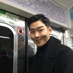 밑가슴둘래 65에 <b>f컵</b> vs 골반킹에 쭉뻗은 다리