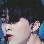 눈빛에 녹아있는 <b>퇴폐</b>미 ㅠㅠ