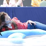 [댓글부탁해] 상어인형 선물받은 오마이걸 <b>승희</b>