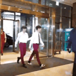 [강다니엘] 해피투게더 목격을 부르는 강다니엘의 특이한 걸음<b>걸이</b>