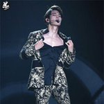 따로 <b>조명</b>이 필요없는 남돌
