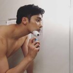 남자애들도 <b>면도</b>하는 거임?