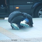 [EXO] <b>신발</b> <b>바닥</b>까지 조카 귀여워