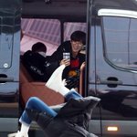 오늘자 공항 바닥 구른 엑소 <b>준면</b>