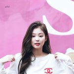 <b>매일</b> 똑같은 티만 입는다는 제니
