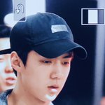 [EXO] 세훈이 모자 테이프일까 원래 <b>저런</b> 디자인이냐 <b>개</b>궁금ㅋㅋㅋㅋ