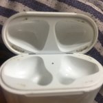 [댓글부탁해] 에어팟 <b>철가</b>루 제거하는법