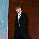 [황민현] 드디어 컴백한 황민현 기자간담회 기사짤