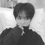 디스패치의 흑백 폰카에도 빛나는 아이돌