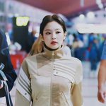 아디다스 <b>져지</b> 입은 제니