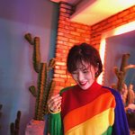머리 <b>동네</b> 이발소에서 했다는 현아