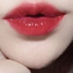 나 오늘 <b>입술색</b> ㅈㄴ이쁜 거 같아