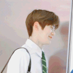 보조개 예쁜 남돌 있어?