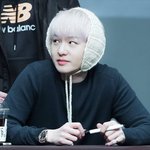 <b>창섭이</b> 머리 염색한거 말이야