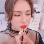 [댓글부탁해] 전소미 근황.<b>gif</b>(예쁨주의)
