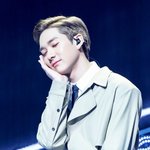 뉴이스트 <b>아론</b> 머리 대바규ㅠㅠㅠㅠㅠ